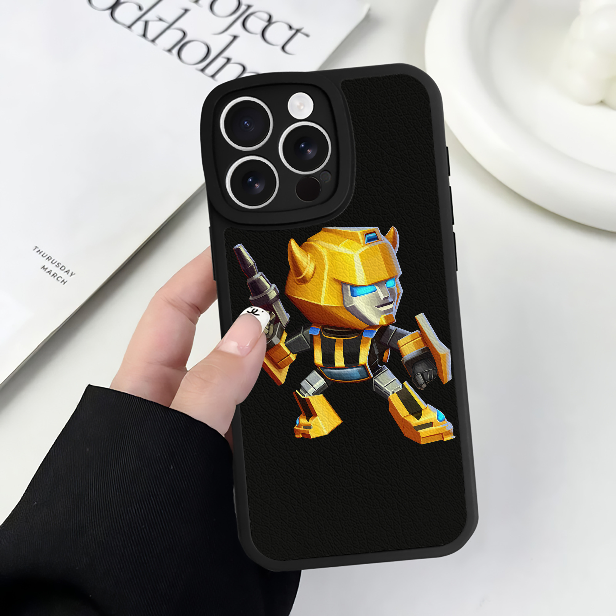 （画像用） Transformers トランスフォーマー 【iPhone 16シリーズ対応】シリコンスマホケース（レザー調） 材質：シリコン